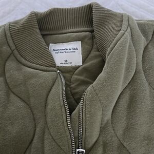 Abercrombie crop bomber jacket